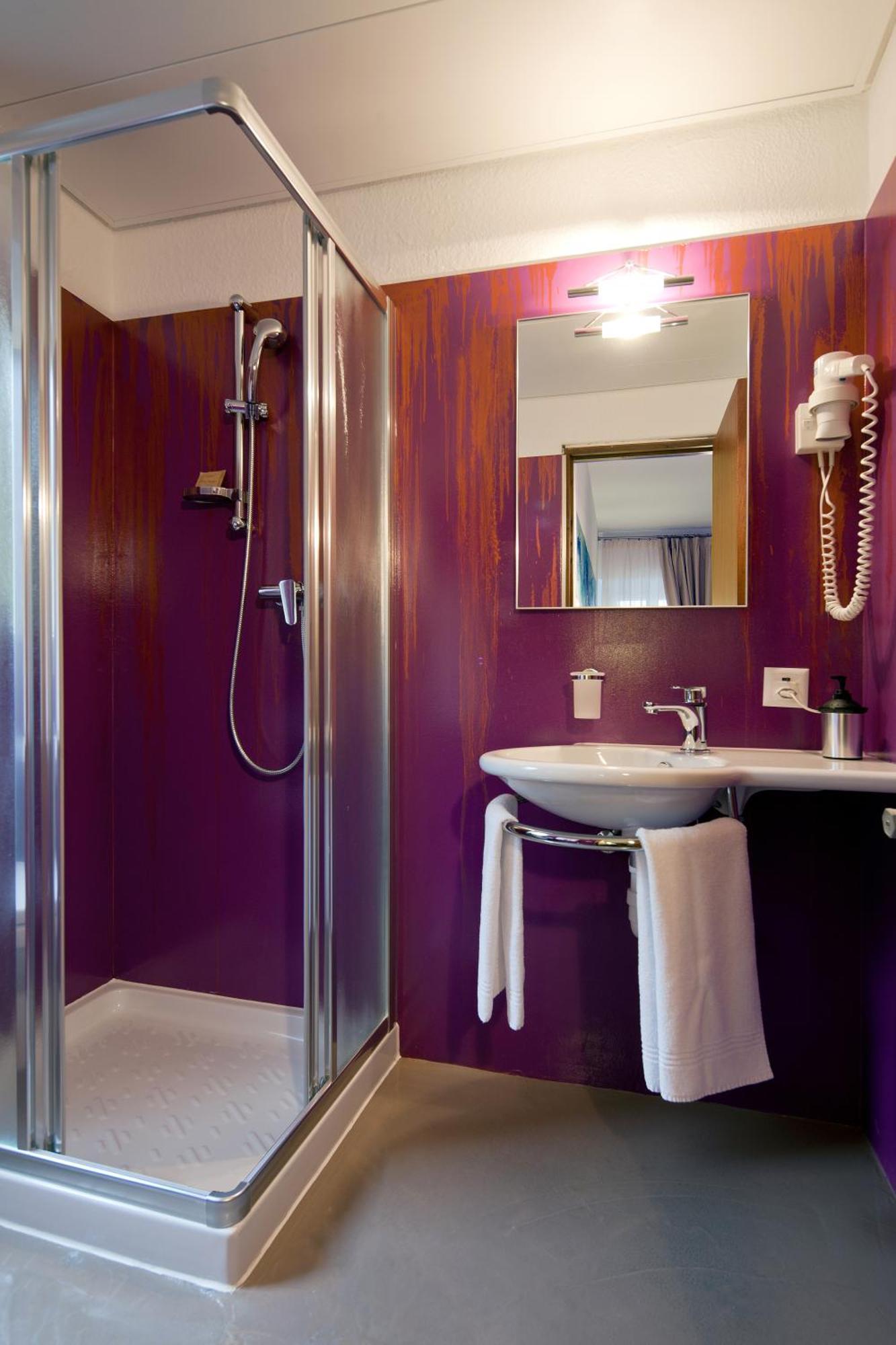 Hotel America Локарно Стая снимка